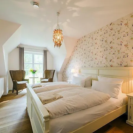 Semi-detached House - Dos081011-l